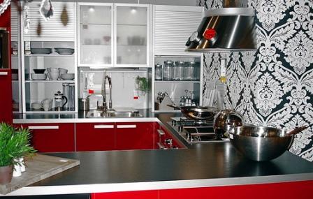 Фото современных обоев для кухни различные решения