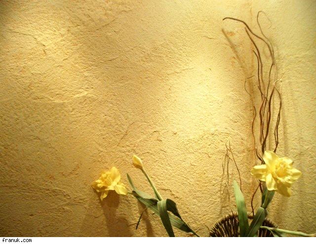 Как красить обои под покраску